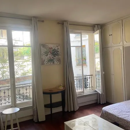Apartment Charmant Vaugirard Paris